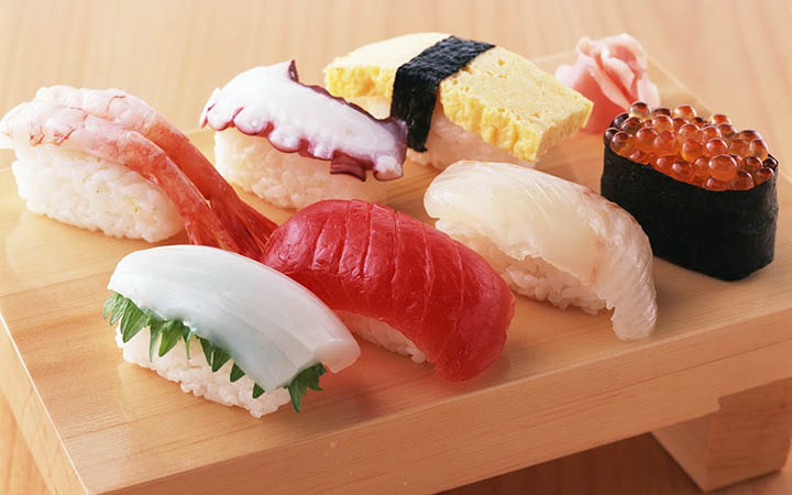 sushi thịt sống